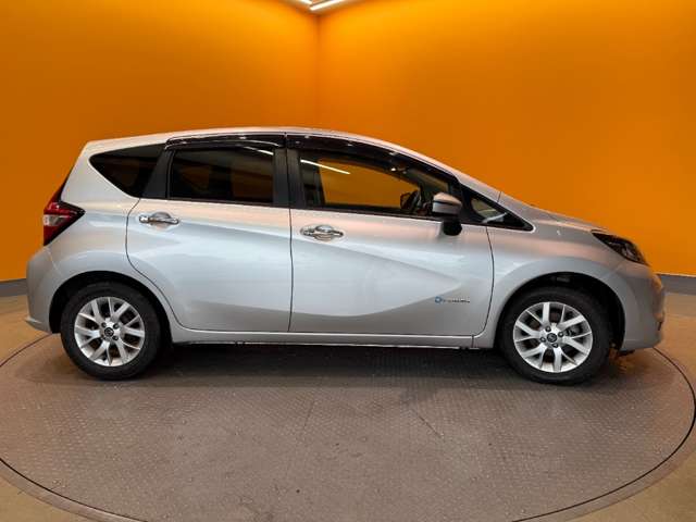 日産 ノート １．２ Ｅ－ＰＯＷＥＲ Ｘ R1年 (近畿) 99