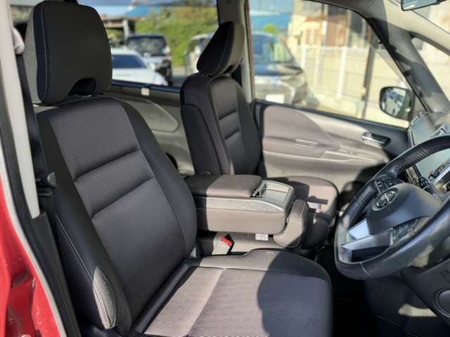 日産 セレナ ２．０ ハイウェイスター Ｖセレクション H30年 (近畿) 99