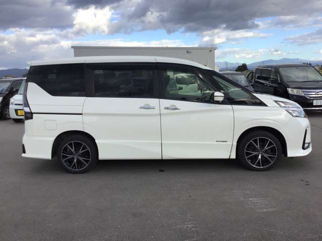 日産 セレナ ２．０ ハイウェイスター Ｖ ４ＷＤ R1年 (東北) 99