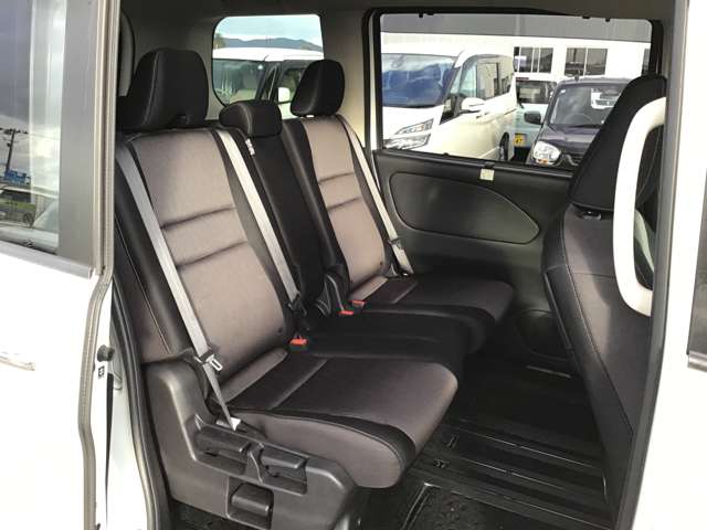 日産 セレナ ２．０ ハイウェイスター Ｖ ４ＷＤ R1年 (東北) 99