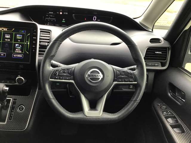 日産 セレナ ２．０ ハイウェイスター Ｖ ４ＷＤ R1年 (東北) 99