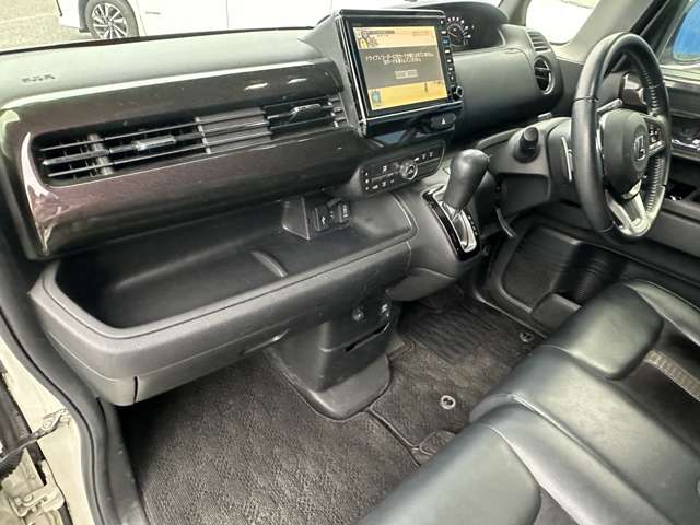ホンダ Ｎ　ＢＯＸ カスタム ６６０ Ｇ Ｌ ターボ ホンダセンシング H29年 (関東) 99