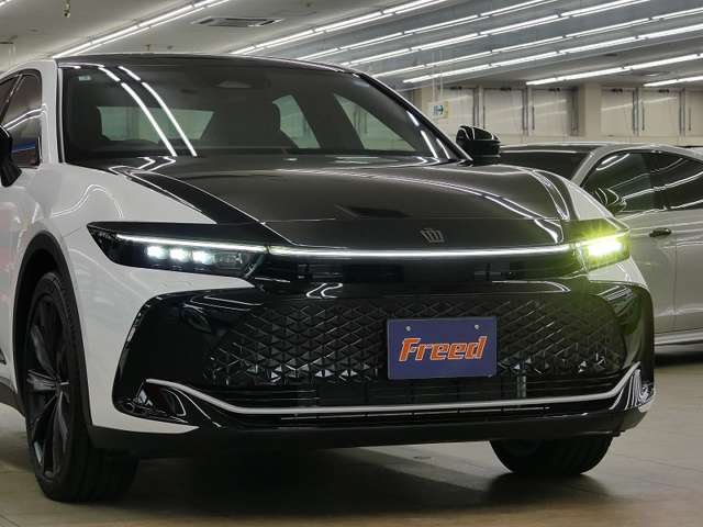 トヨタ クラウン　クロスオーバー　ハイブリッド ２．４ ＲＳ ＴＨＥ ７０ＴＨ Ｅ－ＦＯＵＲ ＡＤＶＡＮＣＥＤ ４ＷＤ R7年 (東海) 99