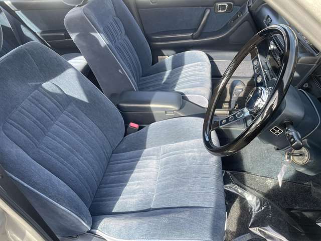 トヨタ クラウン ２．０ スーパーサルーンエクストラ H4年 (関東) 99