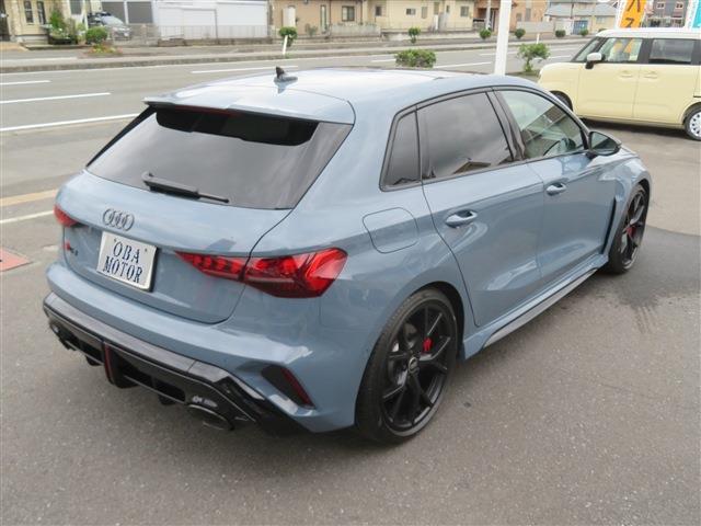 アウディ ＲＳ３　スポーツバック ２．５ ４ＷＤ R7年 (東北) 99