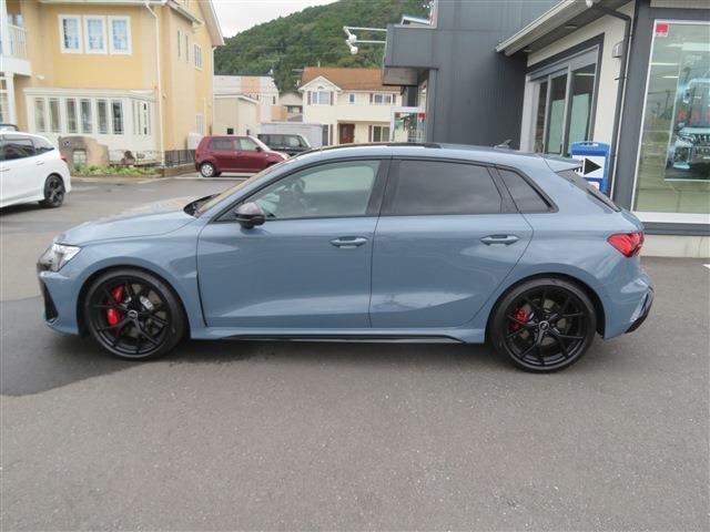 アウディ ＲＳ３　スポーツバック ２．５ ４ＷＤ R7年 (東北) 99