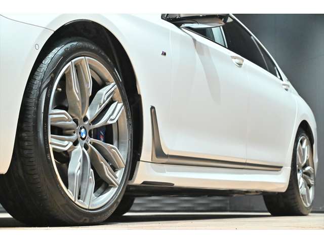 ＢＭＷ ７シリーズ Ｍ７６０ＬＩ Ｘドライブ ４ＷＤ R1年 (関東) 99