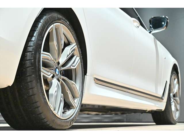 ＢＭＷ ７シリーズ Ｍ７６０ＬＩ Ｘドライブ ４ＷＤ R1年 (関東) 99