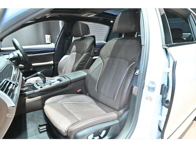 ＢＭＷ ７シリーズ Ｍ７６０ＬＩ Ｘドライブ ４ＷＤ R1年 (関東) 99