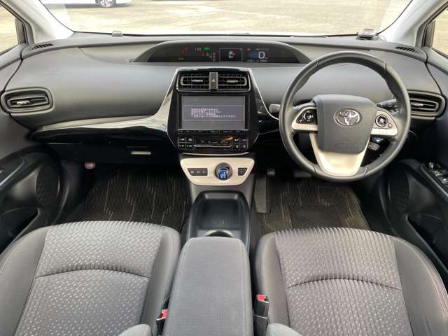 トヨタ プリウス １．８ Ｓ セーフティ プラス H29年 (近畿) 99