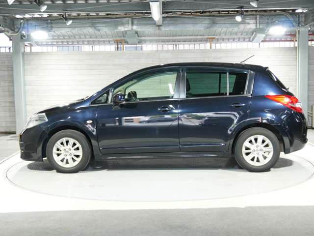 日産 ティーダ １．５ アクシス H22年 (近畿) 99