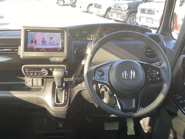 ホンダ Ｎ　ＢＯＸ カスタム ６６０ Ｌ R4年 (近畿) 99