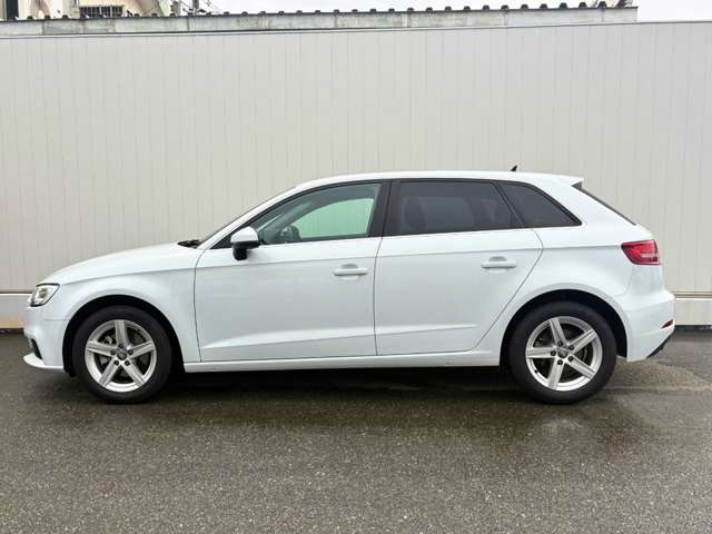 アウディ Ａ３　スポーツバック ３０　ＴＦＳＩ R2年 (近畿) 99
