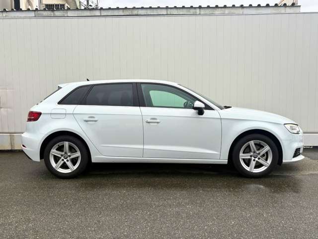 アウディ Ａ３　スポーツバック ３０　ＴＦＳＩ R2年 (近畿) 99