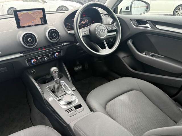 アウディ Ａ３　スポーツバック ３０　ＴＦＳＩ R2年 (近畿) 99