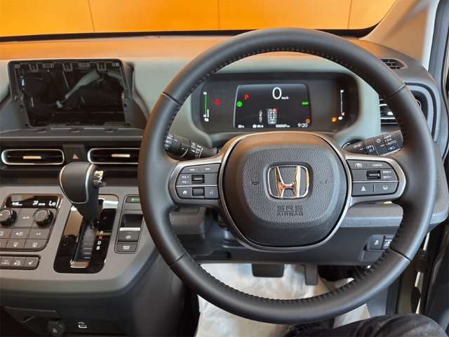 ホンダ フリード　ハイブリッド １．５ Ｅ：ＨＥＶ クロスター R8年 (近畿) 99