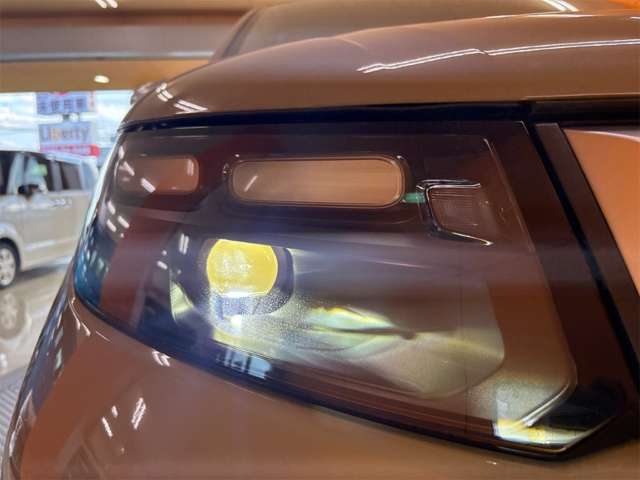 ホンダ フリード　ハイブリッド １．５ Ｅ：ＨＥＶ クロスター R8年 (近畿) 99