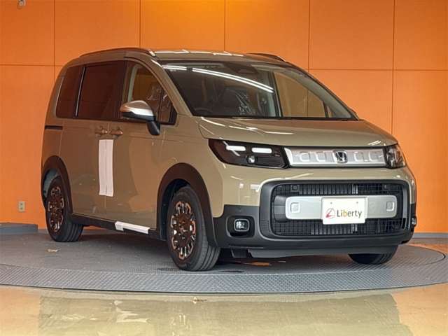 ホンダ フリード　ハイブリッド １．５ Ｅ：ＨＥＶ クロスター R8年 (近畿) 99