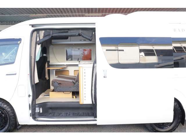 トヨタ ハイエースバン トイファクトリー R2年 (中国) 99