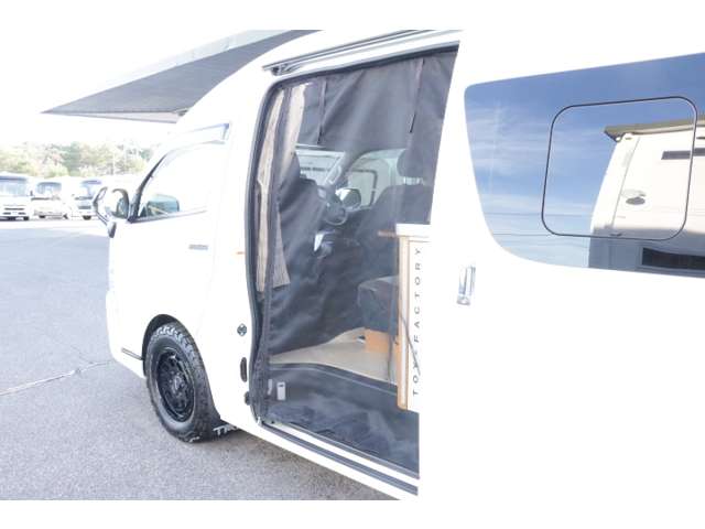 トヨタ ハイエースバン トイファクトリー R2年 (中国) 99