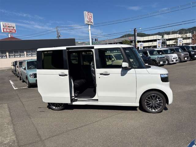ホンダ Ｎ　ＢＯＸ カスタム ６６０ ターボ R8年 (四国) 99
