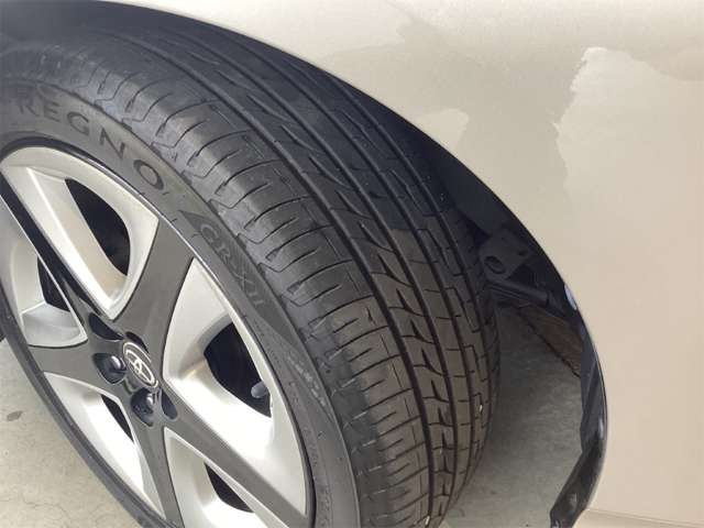 トヨタ プリウス １．８ Ａ プレミアム ツーリングセレクション H29年 (近畿) 99