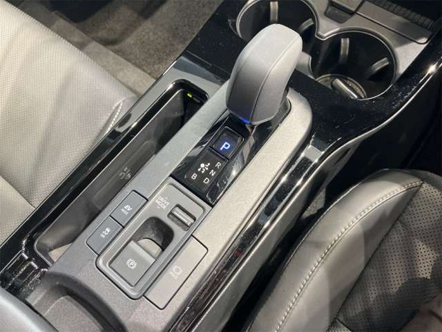 トヨタ プリウス ２．０ Ｚ R5年 (近畿) 99