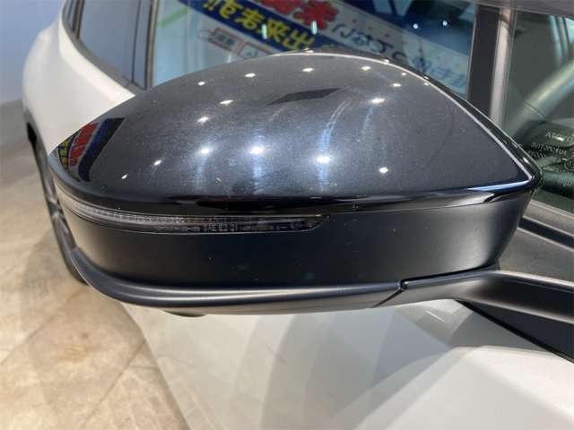 トヨタ プリウス ２．０ Ｚ R5年 (近畿) 99