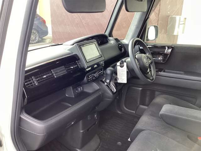 ホンダ Ｎ　ＢＯＸ カスタム ６６０ Ｌ R4年 (近畿) 99