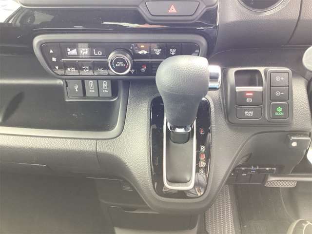 ホンダ Ｎ　ＢＯＸ カスタム ６６０ Ｌ R4年 (近畿) 99