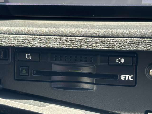 トヨタ アイシス ２．０ プラタナ Ｖセレクション H26年 (東海) 99