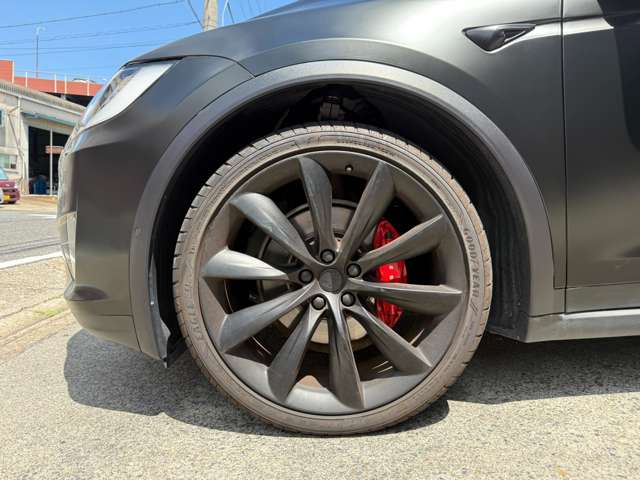 テスラ モデルＸ ＲＡＶＥＮ パフォーマンス ＡＷＤ 白内装 ６人乗リ R1年 (東海) 99