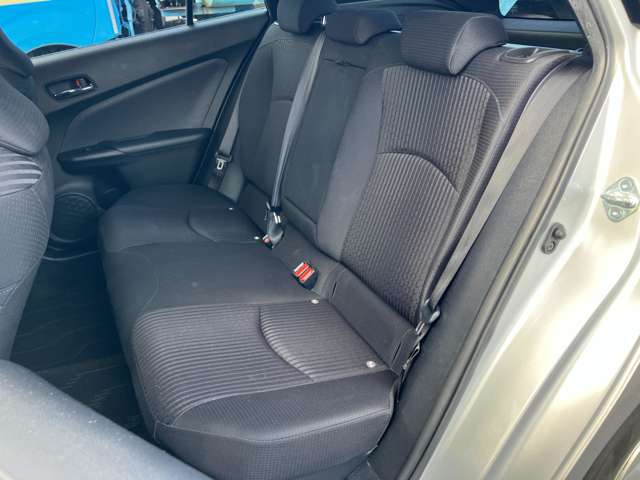 トヨタ プリウス １．８ Ｓ セーフティ プラス H29年 (関東) 99