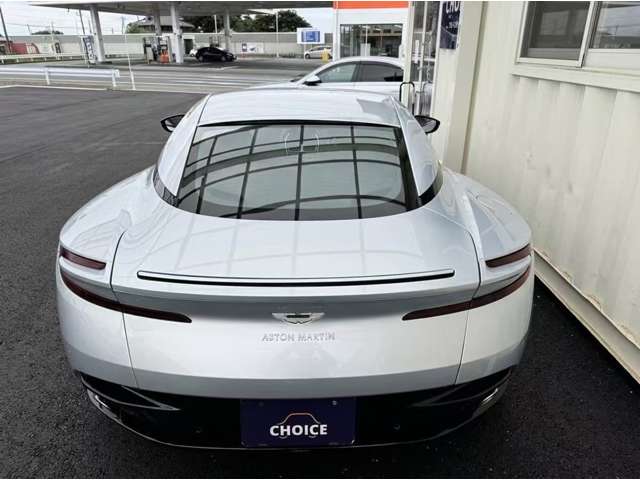 アストンマーティン ＤＢ１１ Ｖ８ R1年 (関東) 99