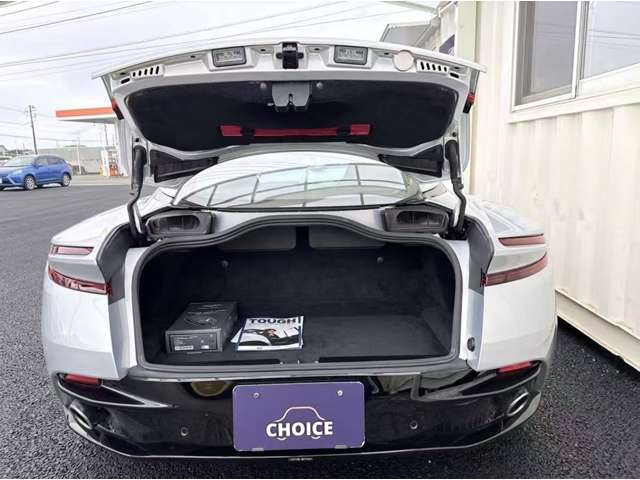 アストンマーティン ＤＢ１１ Ｖ８ R1年 (関東) 99