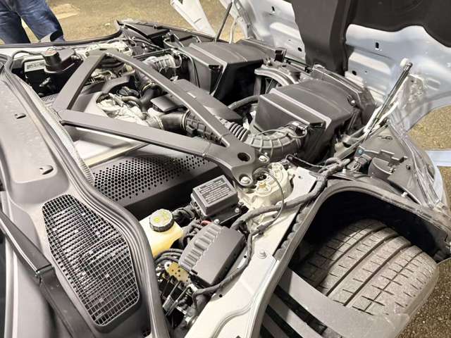アストンマーティン ＤＢ１１ Ｖ８ R1年 (関東) 99