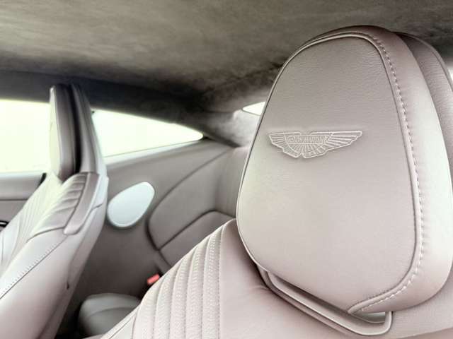 アストンマーティン ＤＢ１１ Ｖ８ R1年 (関東) 99