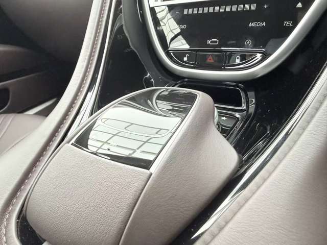 アストンマーティン ＤＢ１１ Ｖ８ R1年 (関東) 99