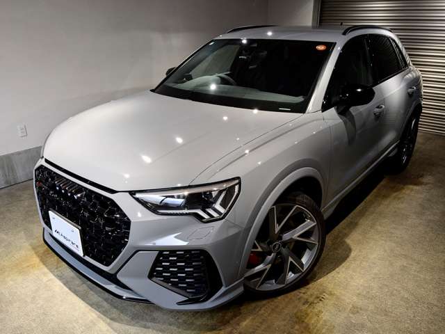 アウディ ＲＳ　Ｑ３ ２．５ ４ＷＤ R3年 () 99