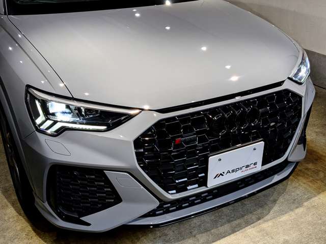 アウディ ＲＳ　Ｑ３ ２．５ ４ＷＤ R3年 () 99