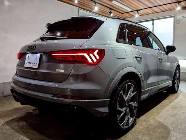 アウディ ＲＳ　Ｑ３ ２．５ ４ＷＤ R3年 () 99
