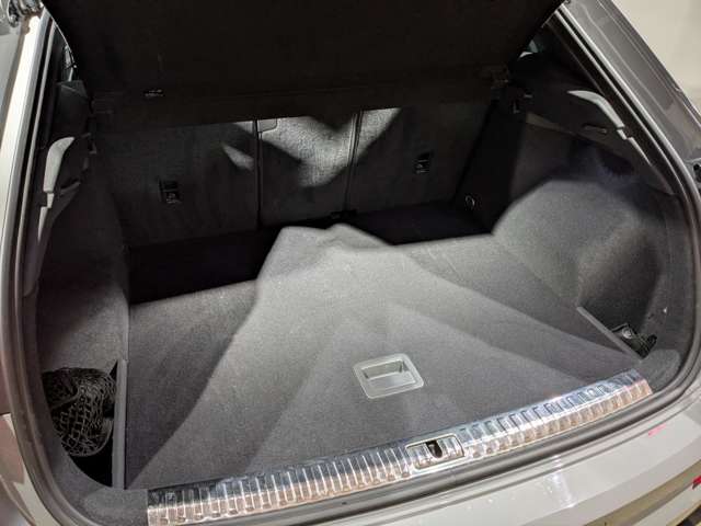 アウディ ＲＳ　Ｑ３ ２．５ ４ＷＤ R3年 () 99