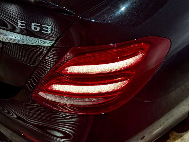 ＡＭＧ Ｅクラス Ｅ６３ ４マチックプラス ４ＷＤ H30年 () 99