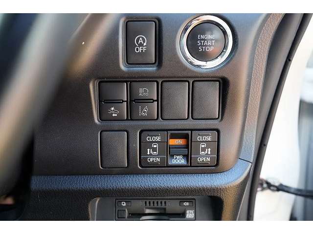トヨタ ヴォクシー ２．０ ＺＳ 煌ＩＩＩ R3年 (関東) 99