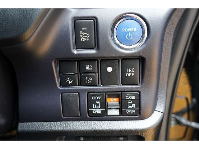 トヨタ ヴォクシー １．８ ハイブリッド ＺＳ H28年 (関東) 99