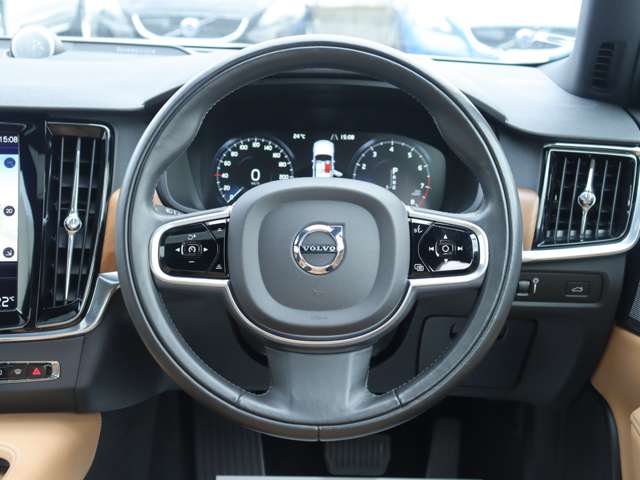 ボルボ Ｓ９０ Ｔ６ ＡＷＤ インスクリプション ４ＷＤ H29年 (関東) 99