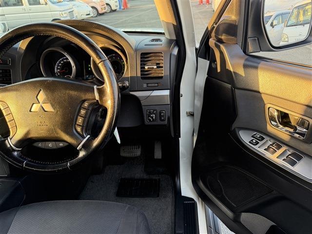 三菱 パジェロ ３．２ ロング エクシード ディーゼルターボ ４ＷＤ H23年 (九州・沖縄) 99