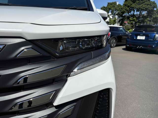 トヨタ ヴェルファイア　ハイブリッド ハイブリッド ２．５ エグゼクティブ ラウンジ Ｅ－ＦＯＵＲ ４ＷＤ R7年 (東海) 99