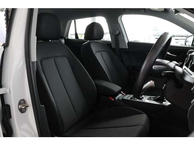 アウディ Ｑ２ ３５ ＴＦＳＩ アドバンスト R3年 (近畿) 99