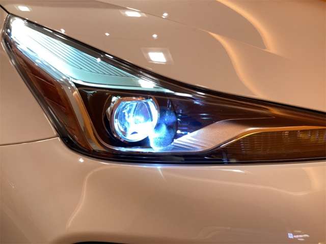 トヨタ プリウス １．８ Ｅ R1年 (近畿) 99